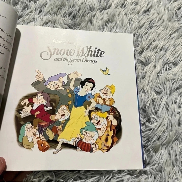 DISNEY Storybook Collection - Picture 5 of 13